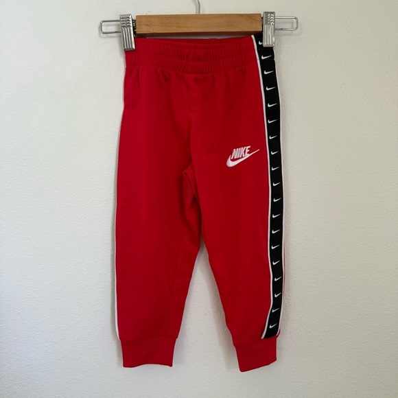 Nike Baby/Toddler Boy Red & Black Jogger Pants Size 2T NWT - Picture 1 of 4